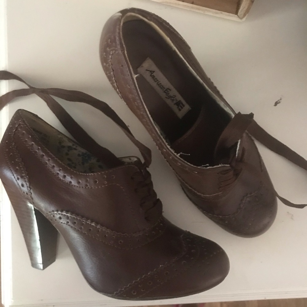 American Eagle Heeled Oxfords